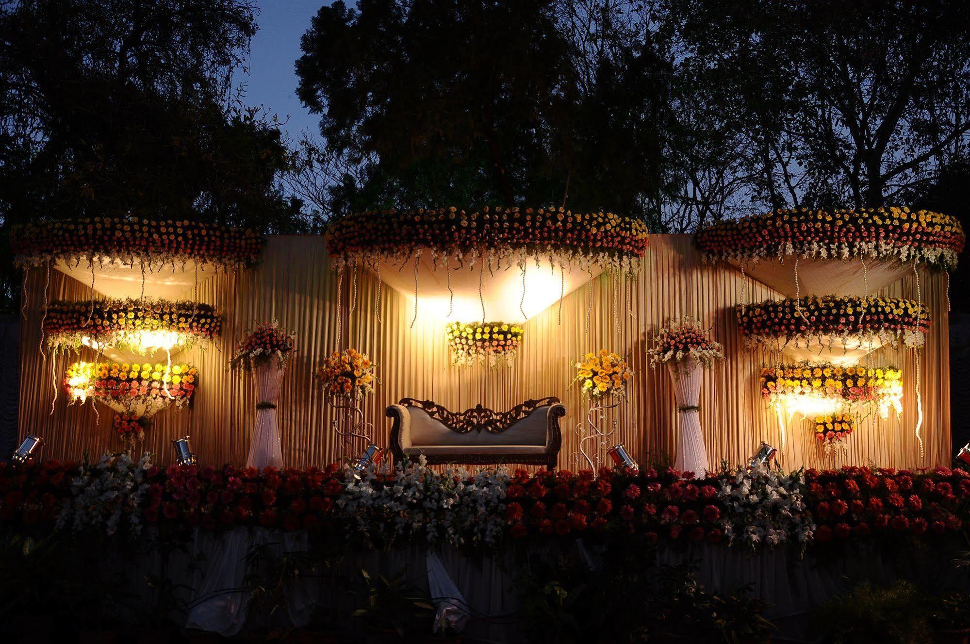 Hotel Paradise - Mysore Dasaprakash Group Zewnętrze zdjęcie